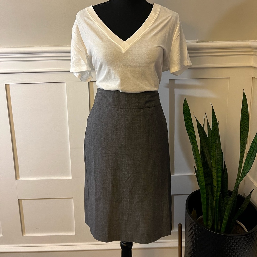 Gray Banana Republic pencil skirt